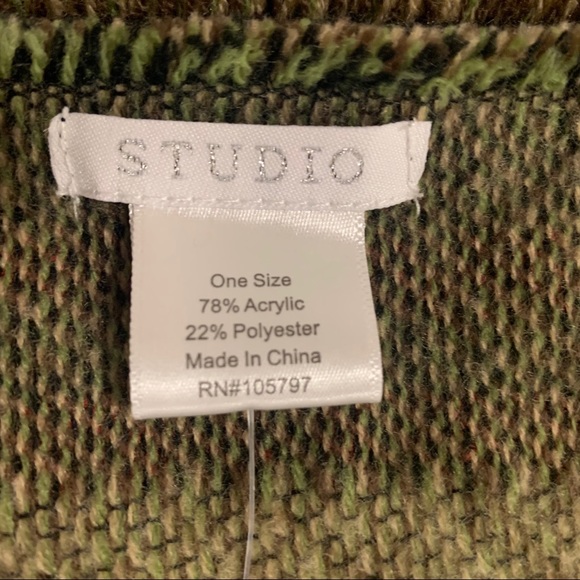 Camo Oversize Knit Wrap Scarf - Picture 7 of 7